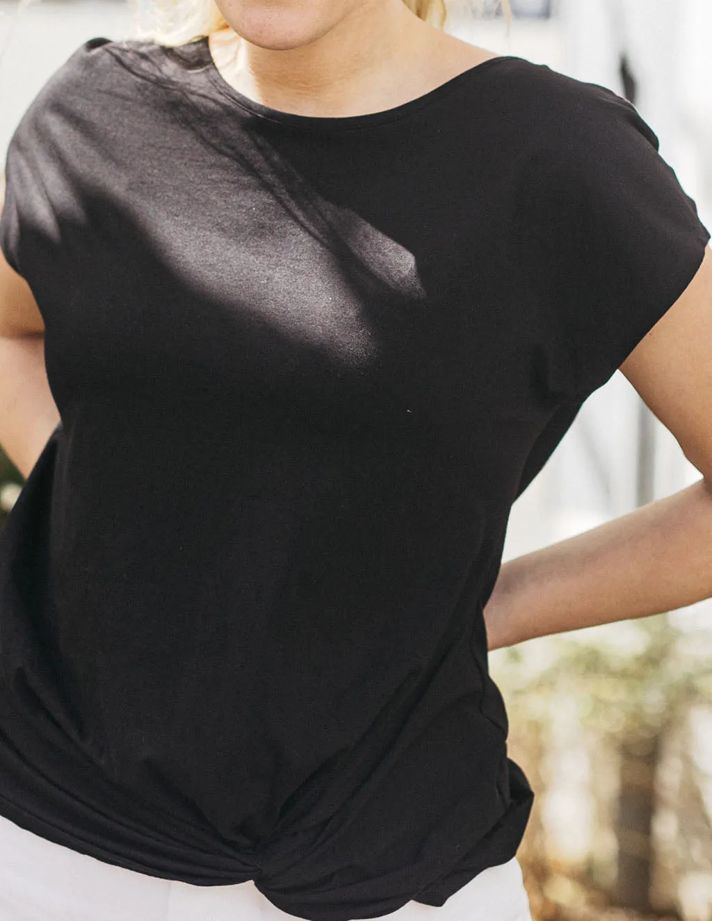 SITA twist front tee in Black